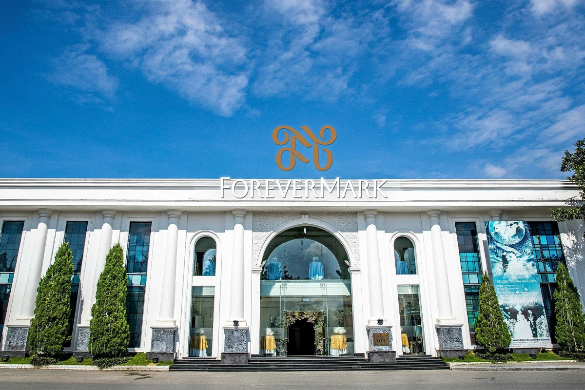 forevermark-banner-mobile-1