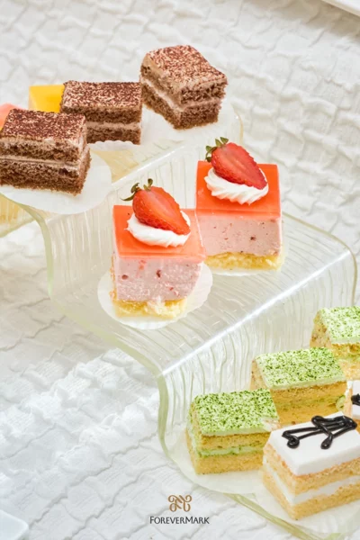 forevermark-monan-teabreakoutside-2